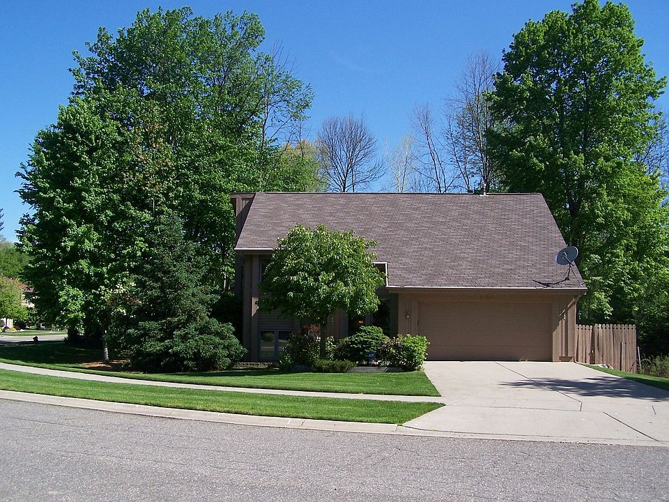 2nd image of 6114 Oakpark Trl