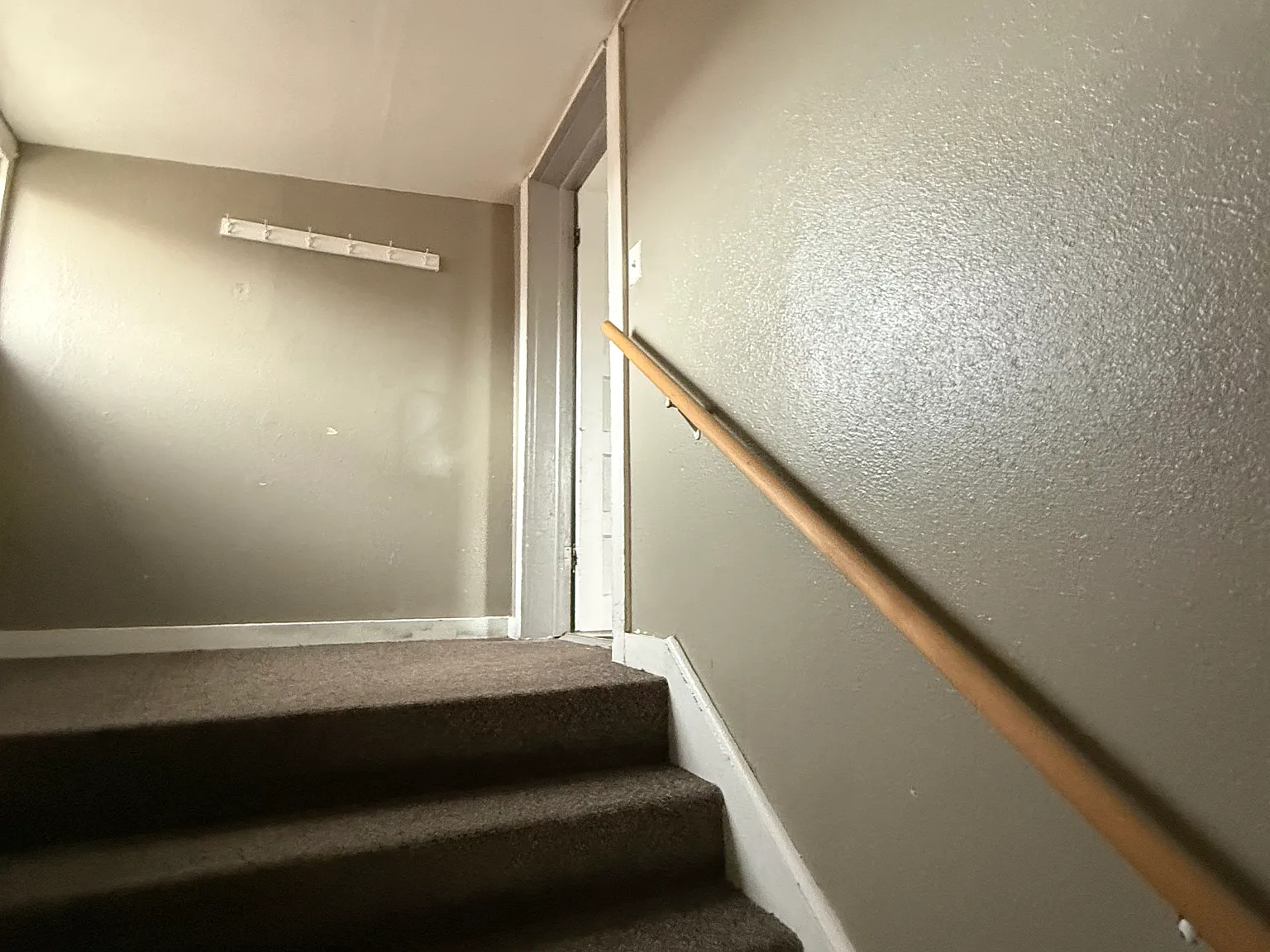 3 bed, $900 — Photo 2