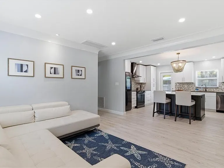 1009 Chester Dr — Photo 24