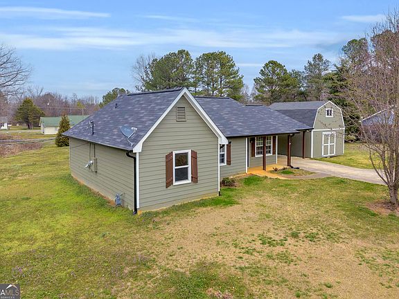 2nd image of 40 Jennifer Ln