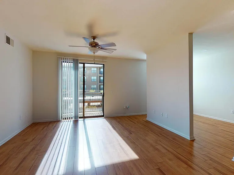 Residences at the Domain — Photo 81