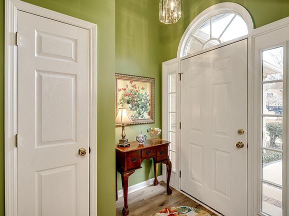 3rd image of 561 Live Oak Court