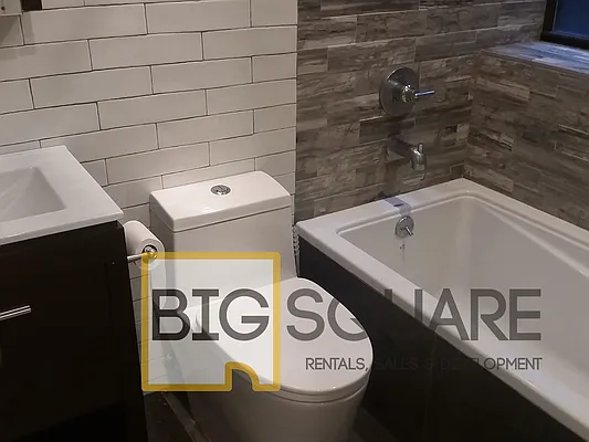 Rented by Big Square Realty LLC | media 7