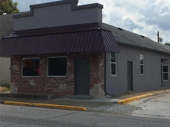 301 S Main St, Columbia, IL 62236