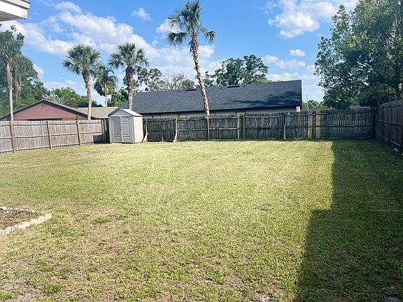 4th image of 1408 Carlson Dr