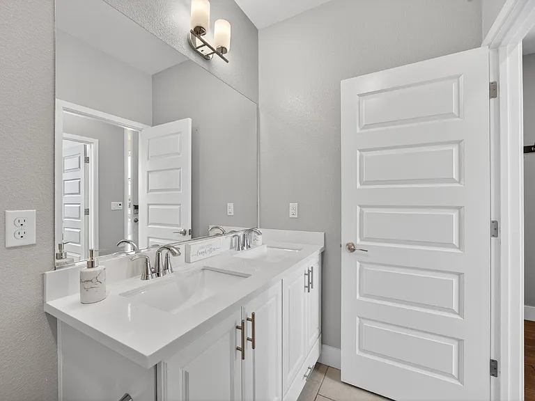 10365 Charles Morris Way — Photo 33