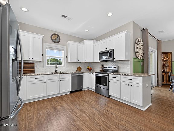 3rd image of 131 NE 15th Street