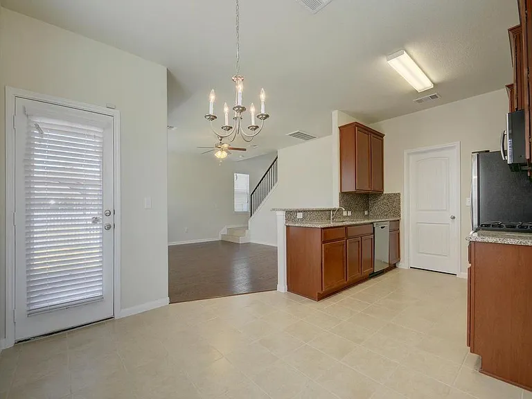 2015 Barker House Cv — Photo 10