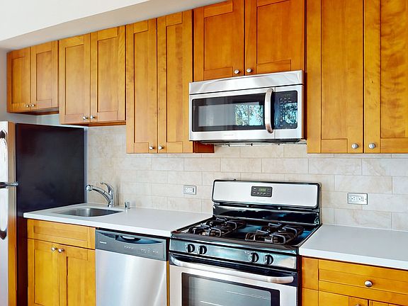4th image of 1102 Bush St #403