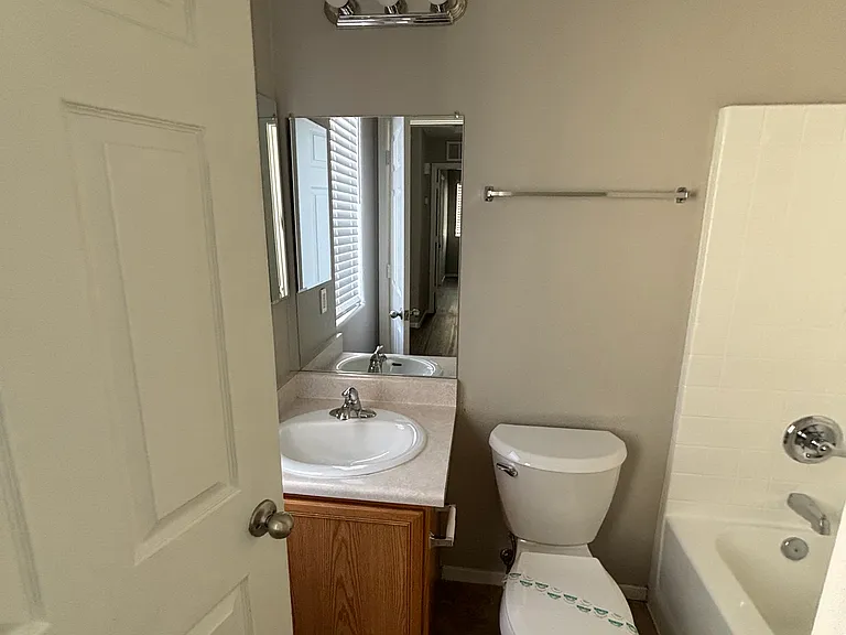 5936 Hudson Woods Ct — Photo 2