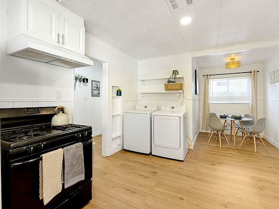 3rd image of 7512 Amigo Ave
