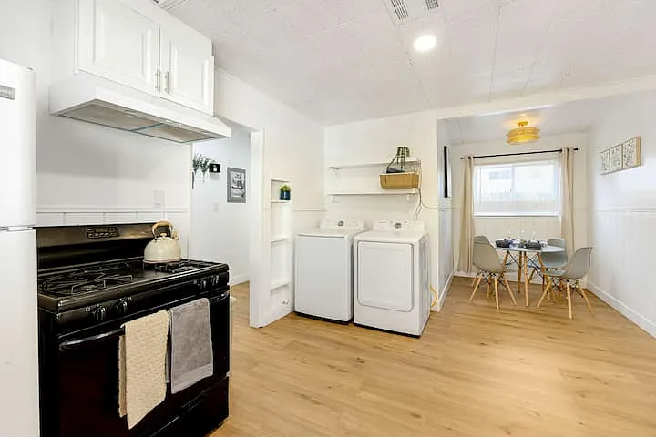 7512 Amigo Ave — Photo 3