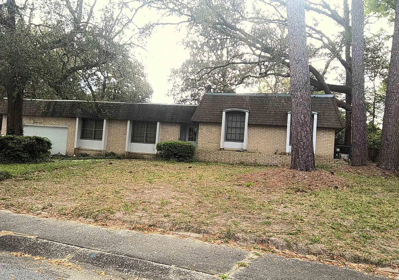 4 bed, 1820 sqft, $1,950 — Photo 1