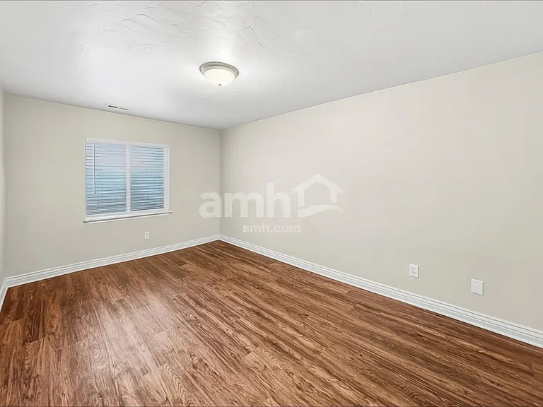 7128 N Kiowa Pkwy — Photo 16