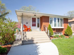 9410 S Spaulding Ave, Evergreen Park, IL 60805