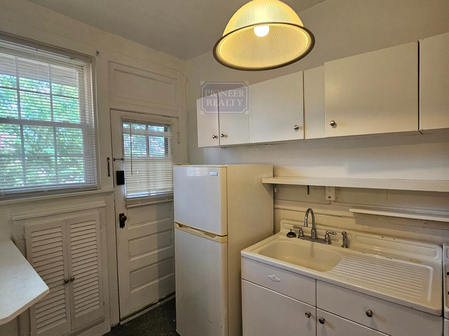 3110 Kensington Ave — Photo 2