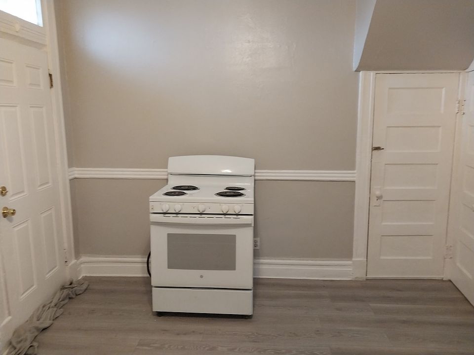 1st image of 2611 Russell Blvd #A