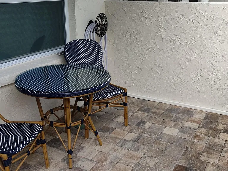 211 Tyler Ave — Photo 5