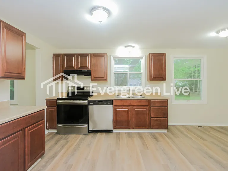 8211 Trevellian Way — Photo 2