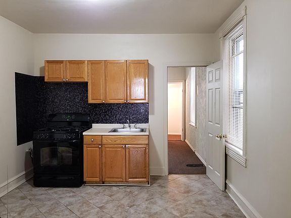 3rd image of 2441 N 32nd St Floor 1