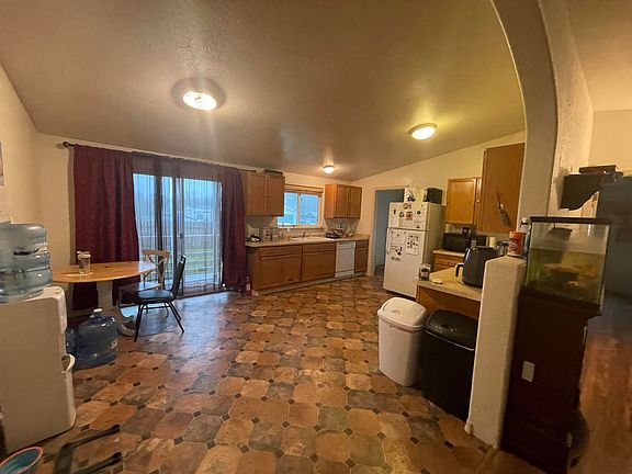 3rd image of 2437 Griffin Ave