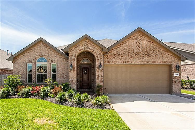 1st image of 2918 Westwood Manor Ln