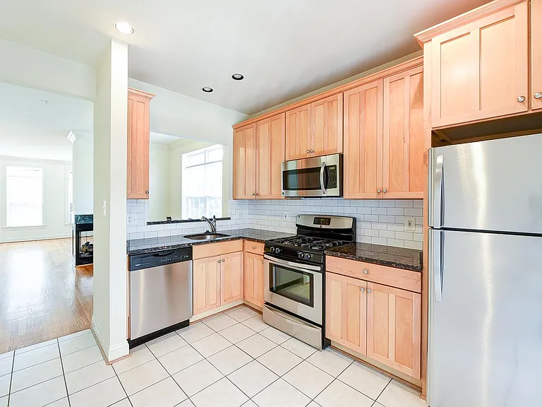 3426 Wilson Blvd — Photo 7