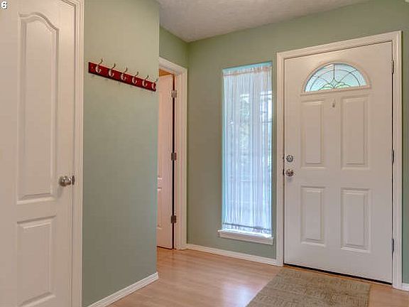 4th image of 3017 NE Buel Dr