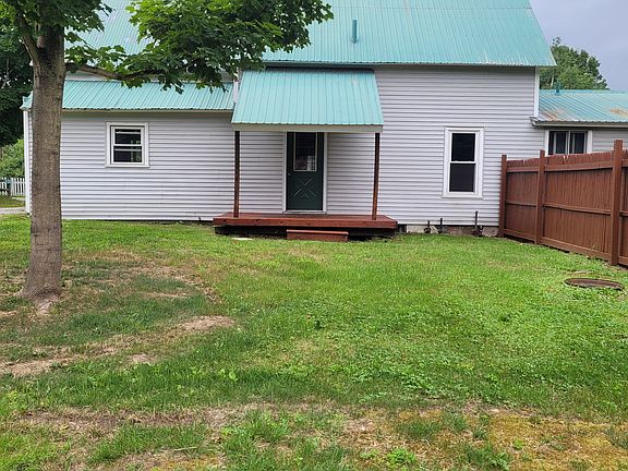 4th image of 127 Gould Rd #A