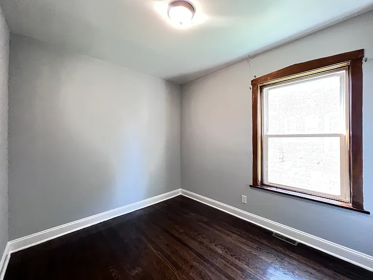 821 N Waller Ave #1 — Photo 9