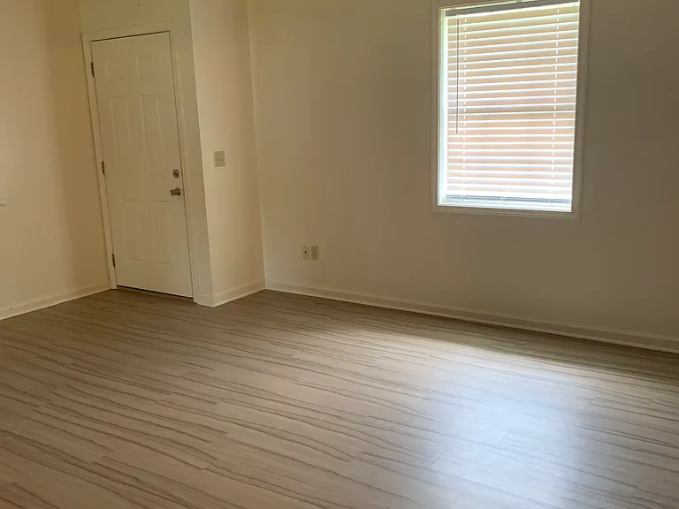 1029 Lawhorne Dr — Photo 16