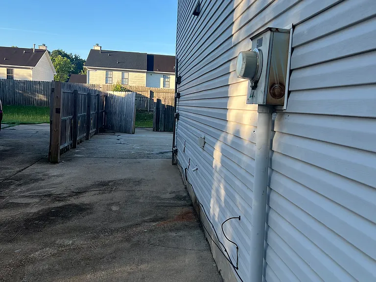 3543 Hopkins Ct — Photo 3