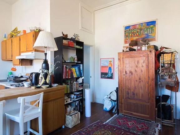 5th image of 3808 Lancaster Ave #2F