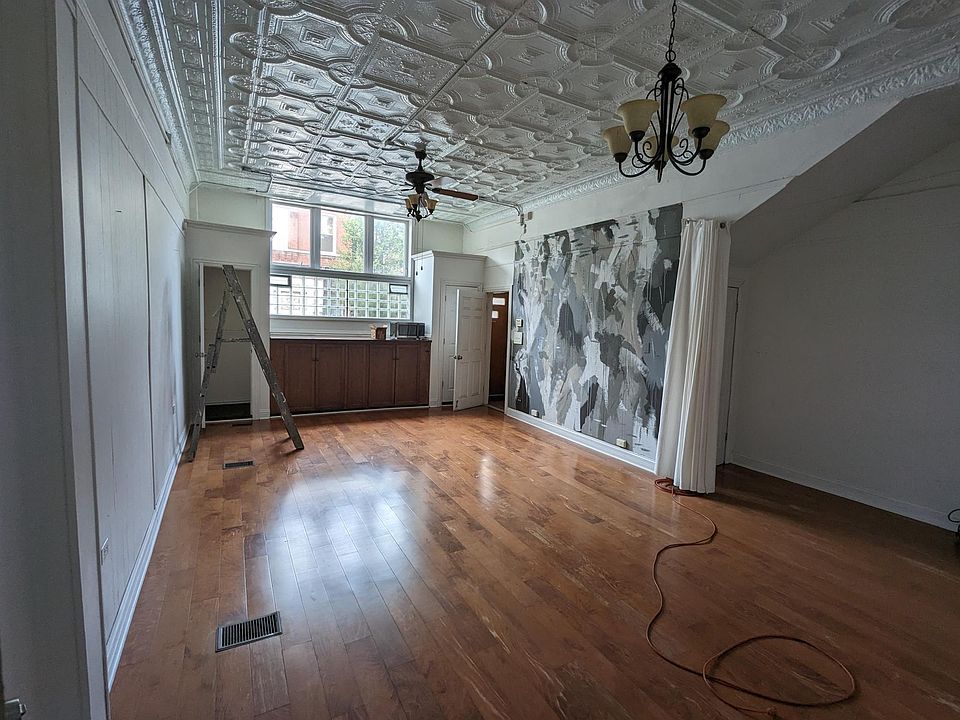 1st image of 1825 W Cortland St #1F