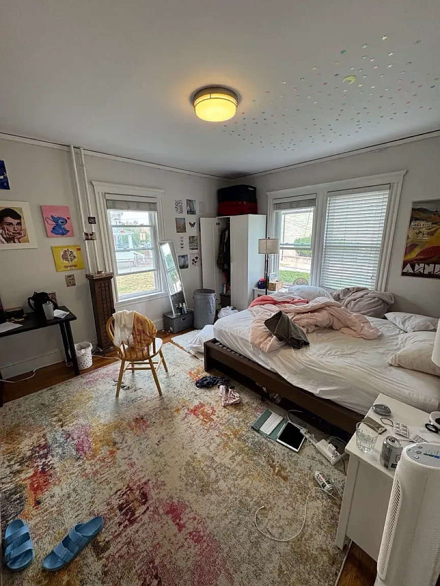6 bed, 9999 sqft, $9,100 — Photo 4