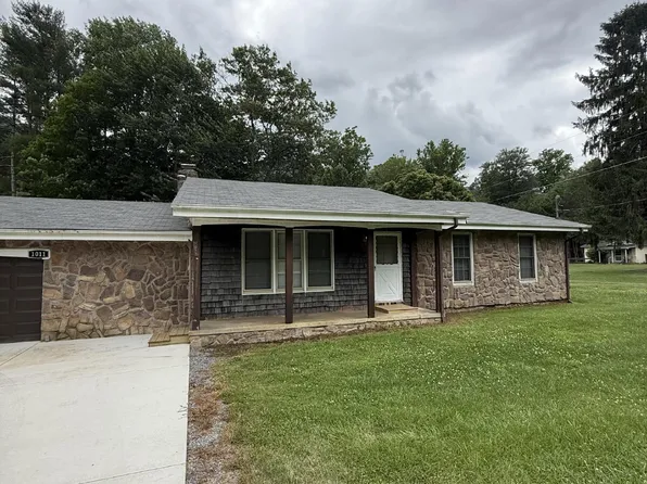 1011 Moody Farm Rd, Maggie Valley, NC 28751