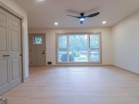 3rd image of 4396 Greenleaf Cir SW