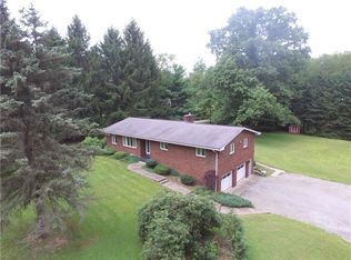127 Sanderson Dr, Slippery Rock, PA 16057