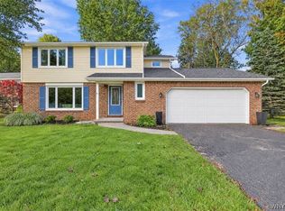 61 Eveningwood Ln, East Amherst, NY 14051