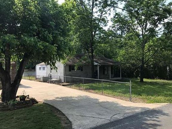 2nd image of 134 Hollywood Dr