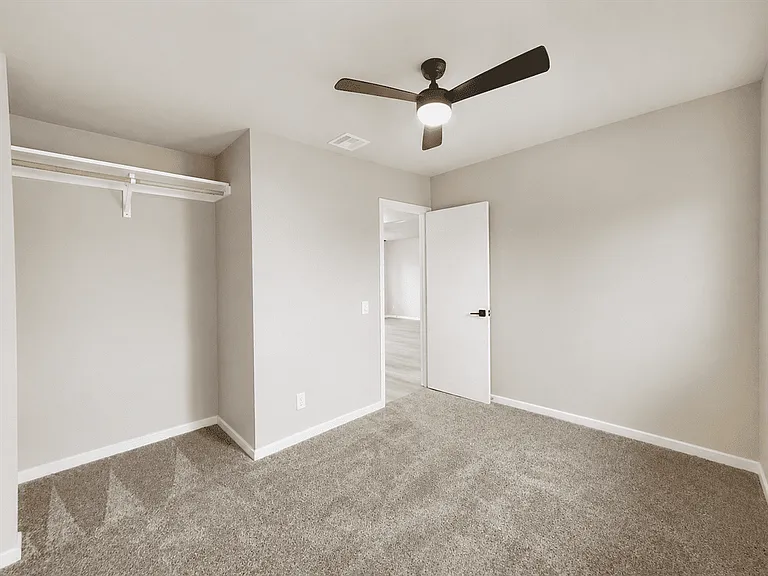 9006 Bowline St — Photo 12