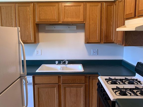 3rd image of 5034 W 82nd Ct #C
