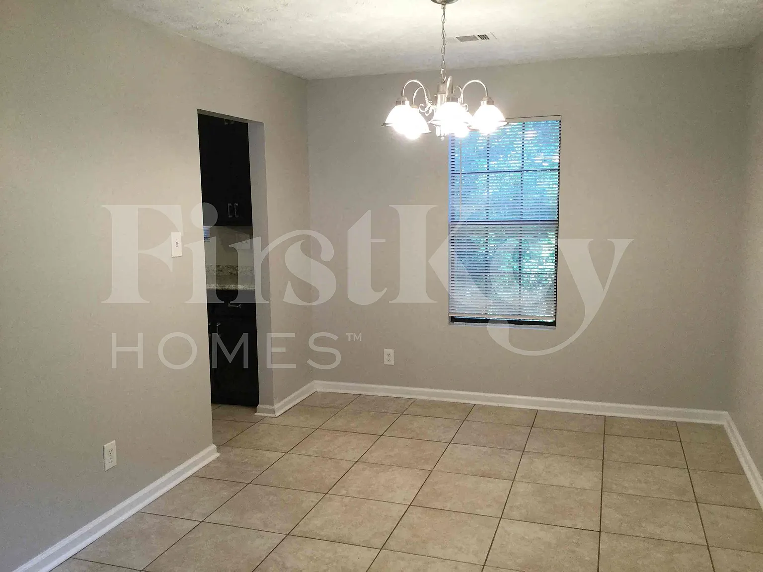 3 bed, 2.5 bath, 1570 sqft, $2,000 — Photo 3