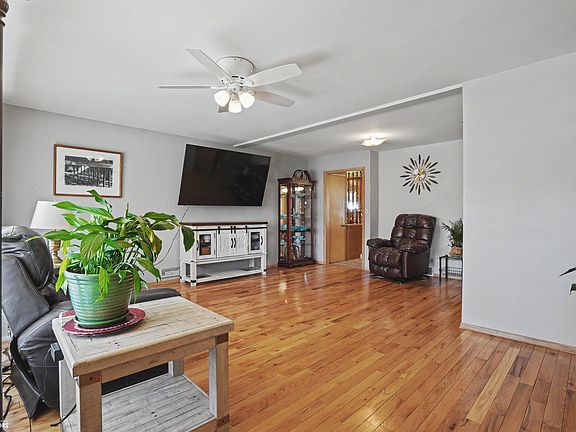 4th image of 49 Florence Dr