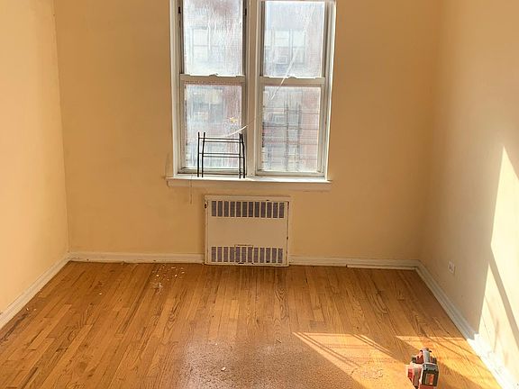 2nd image of 664 Thwaites Pl #454