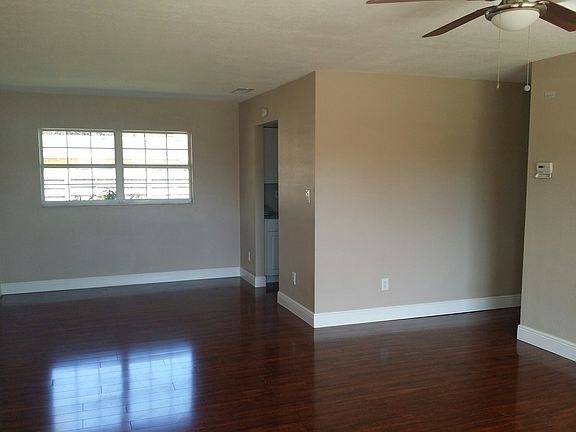 3rd image of 2806 22nd Ave W