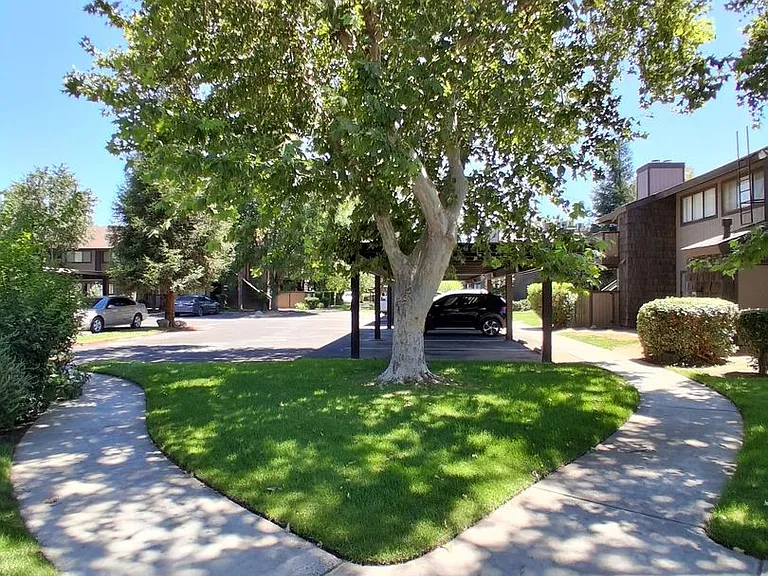1190 S Winery Ave #222 — Photo 23