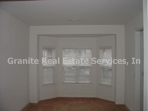 Formal with Bay window