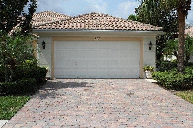 1st image of 857 Niemen Dr
