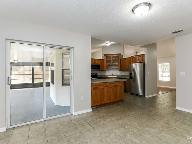 840 High Pointe Cir — Photo 4